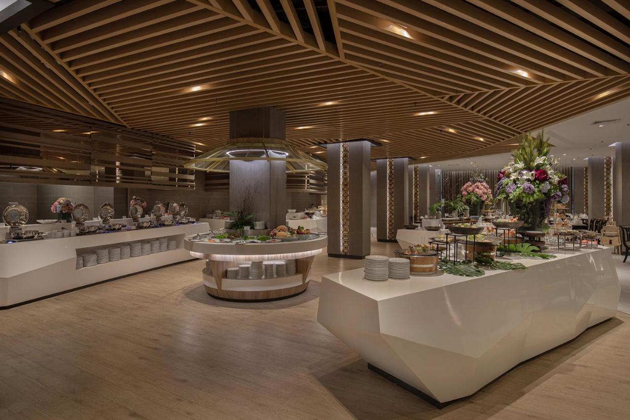 清莱传承酒店及会议中心【SHA Extra Plus】 外观 照片 The buffet at the lounge