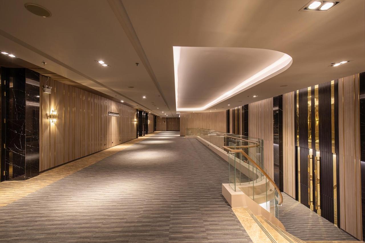 清莱传承酒店及会议中心【SHA Extra Plus】 外观 照片 The interior of the hotel
