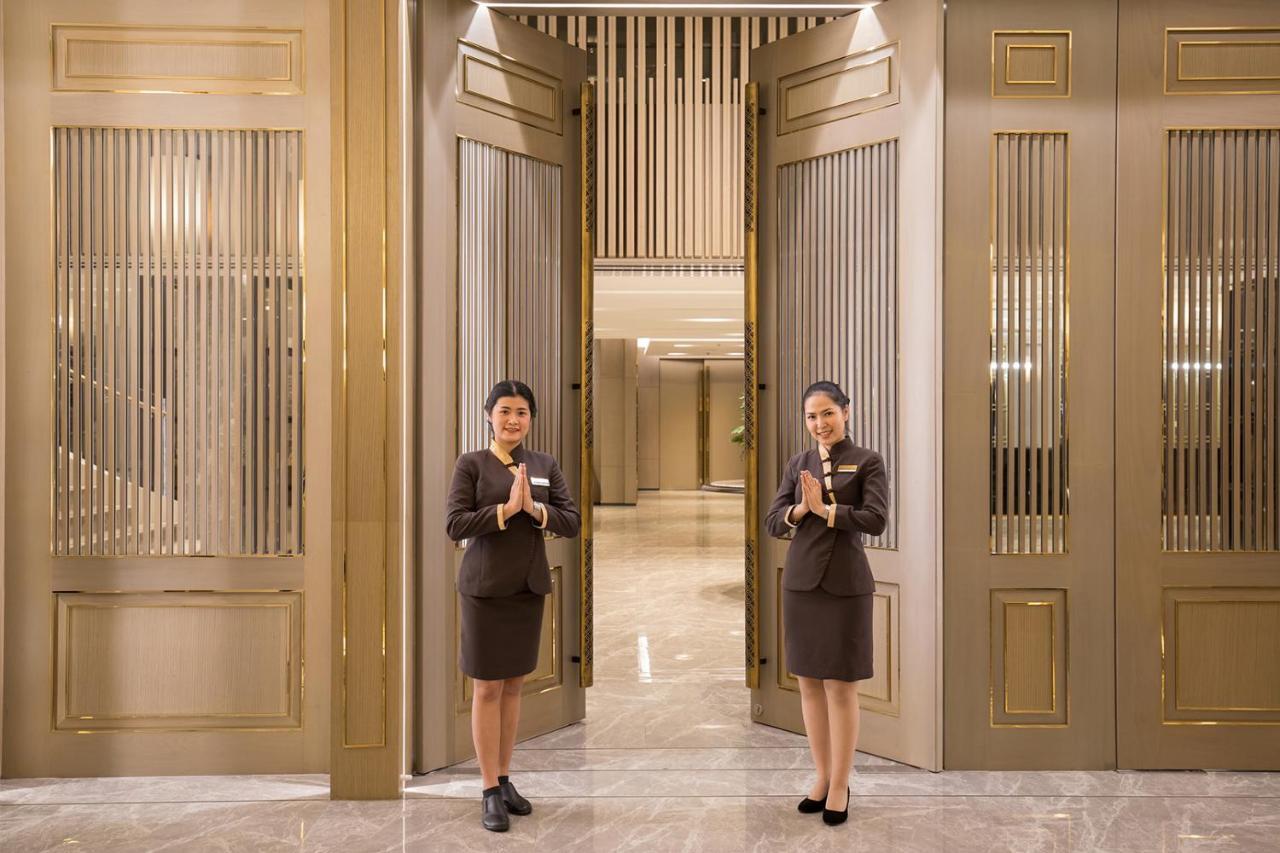 清莱传承酒店及会议中心【SHA Extra Plus】 外观 照片 The hotel's lobby