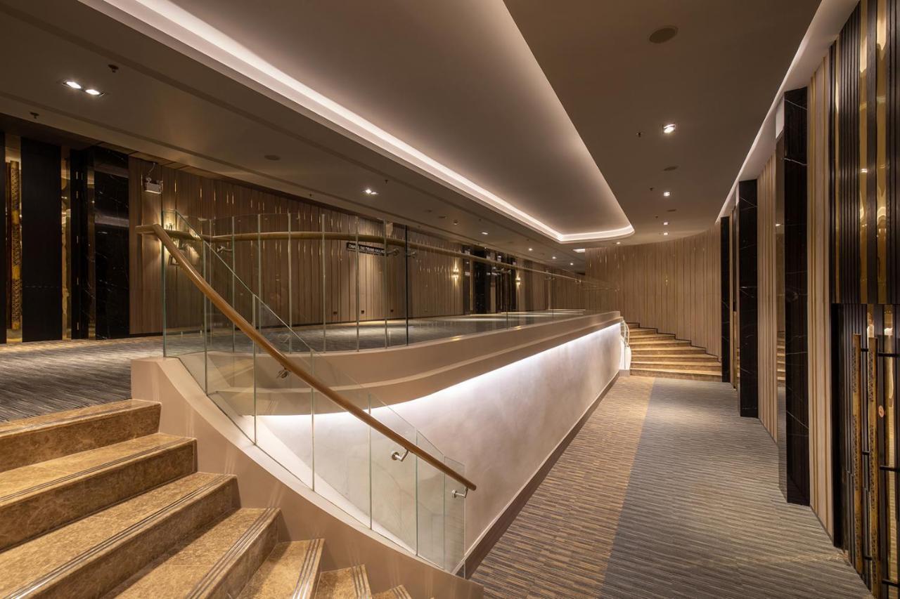清莱传承酒店及会议中心【SHA Extra Plus】 外观 照片 The interior of the hotel